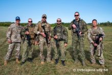 Pr�slu�n�k prieskumn�ho dru�stva 12.mechanizovan�ho pr�poru na s��a�i INDIANA NATIONAL GUARD TAG Match Invitation v USA