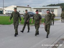 Velite pozemnch sl navtvil cviiace jednotky v Hohenfelse 